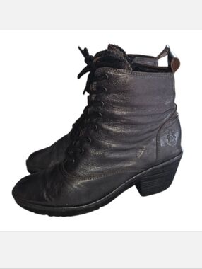 Fly London Wune Boots In Graphite 41
